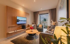 Quiet Luxury Suite With Balcony - City View - Zenity District 1